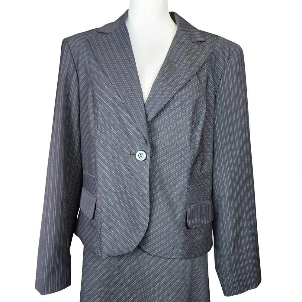 Worthington Pinstripe Skirt Suit Set Womens 12 Gray A-Line Office Business Work